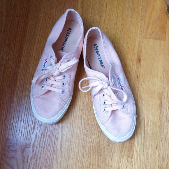 Superga Shoes - Pastel Peach Superga Size 7.5 Women’s